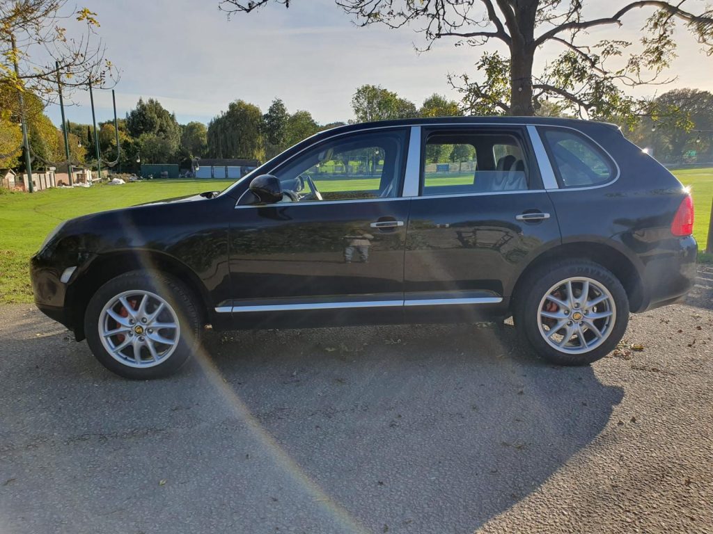 PORSCHE CAYENNE - photo 2