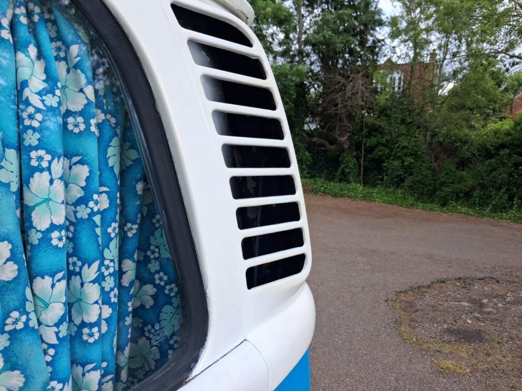 1972 Volkswagen T2 Camper Van - photo 12