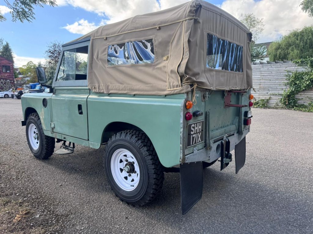 1981 Land Rover Series III – Fully Restored, Matching Numbers, Historic Status - photo 2