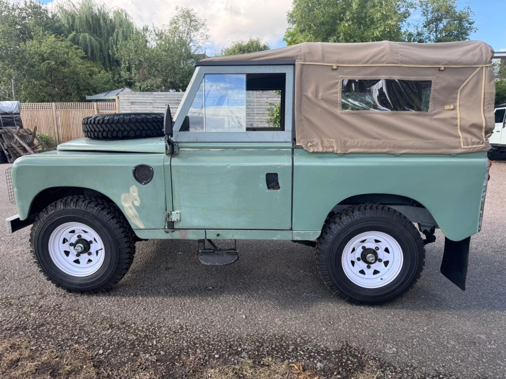 1981 Land Rover Series III – Fully Restored, Matching Numbers, Historic Status - photo 3