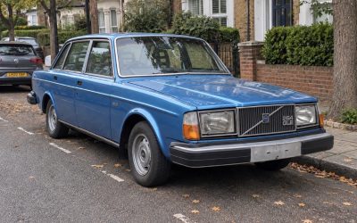 1979 Volvo 264 GLE V6 in blue, front three-quarter view