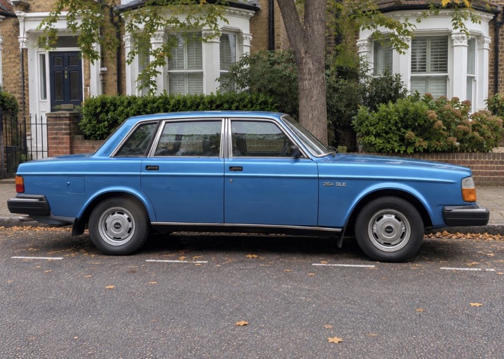 1979 Volvo 264 GLE V6 in blue, side profile