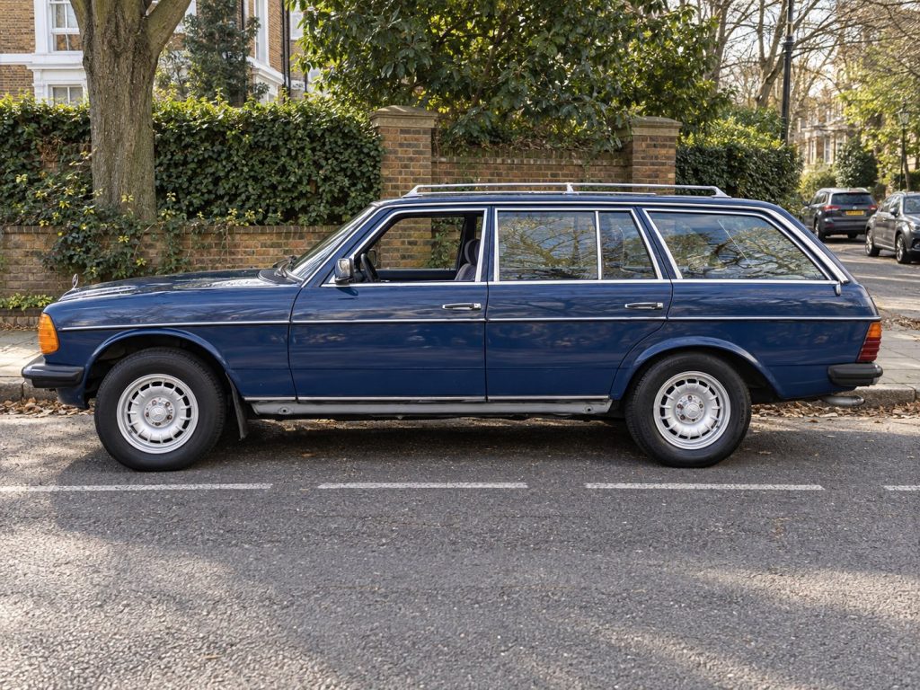 1984 Mercedes-Benz 230 TE estate (W123) in dark blue, side profile